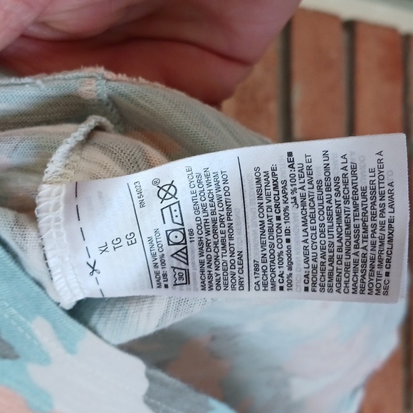 Old Navy camo tee xl - Picture 5 of 5